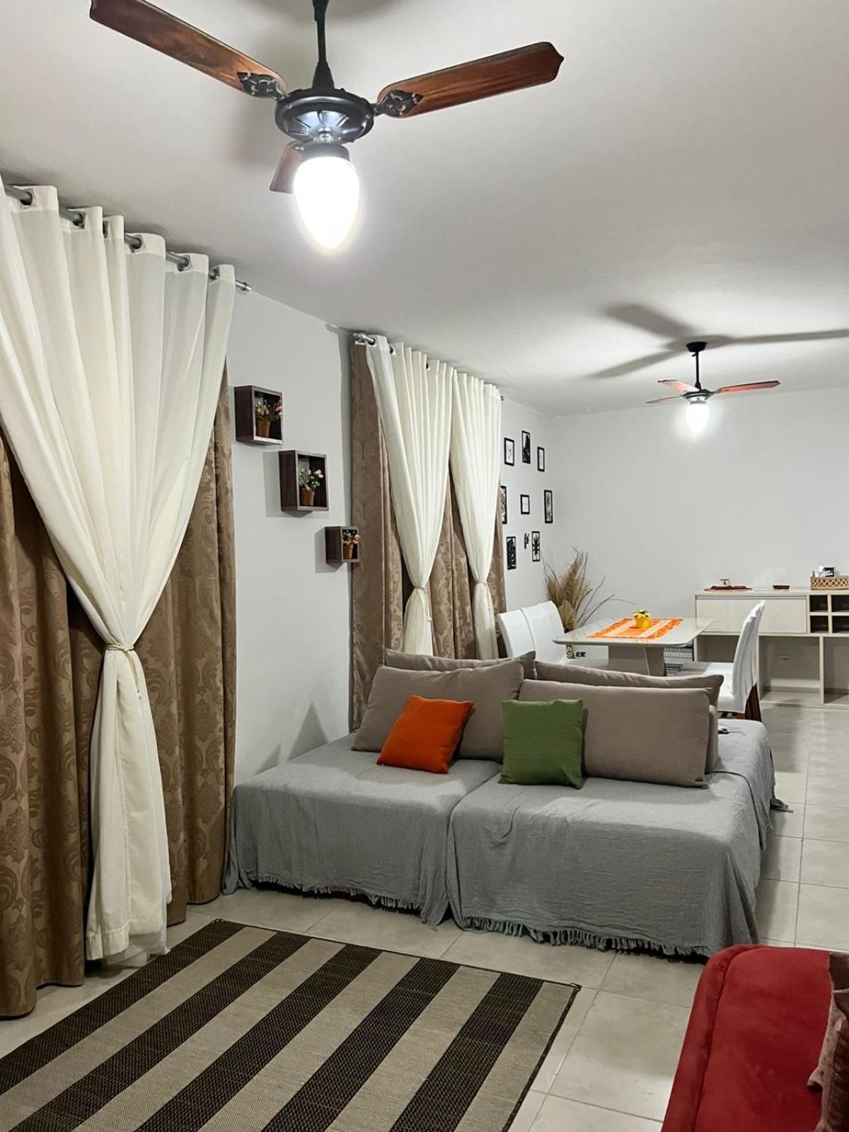 Apartamento Amplo E Belissimo! - 3 Quadras Do Mar! Γκουαρούχα Εξωτερικό φωτογραφία